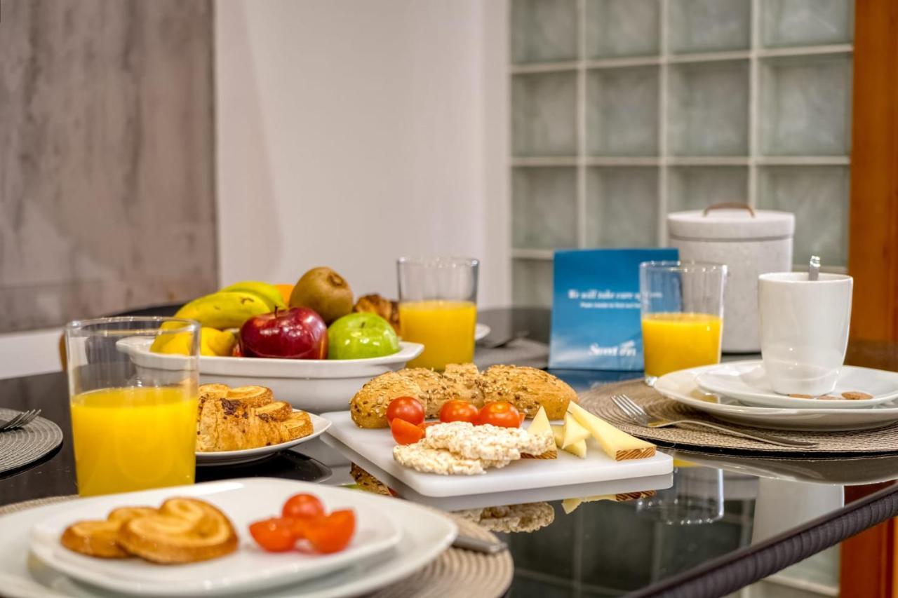 Sweet Inn - Lesseps Barcelona Ngoại thất bức ảnh