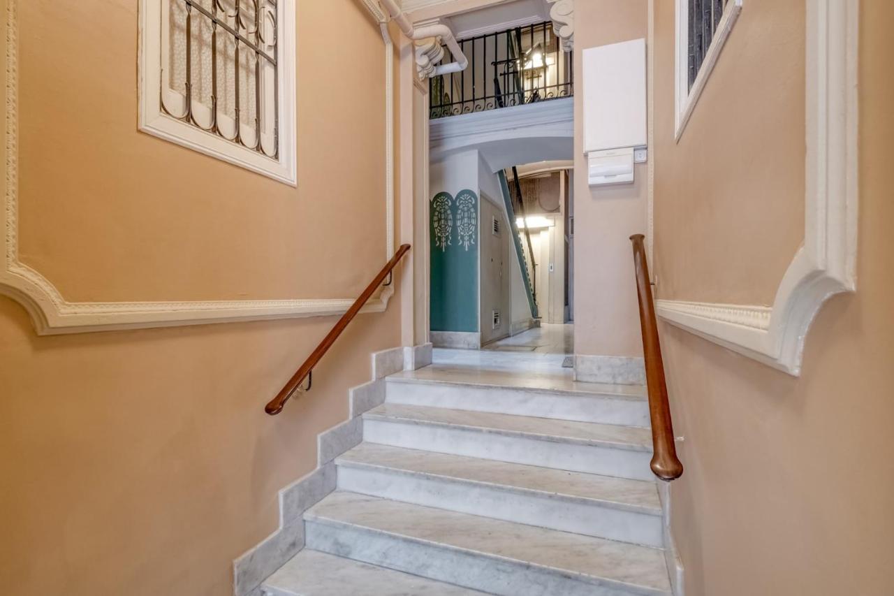 Sweet Inn - Lesseps Barcelona Ngoại thất bức ảnh