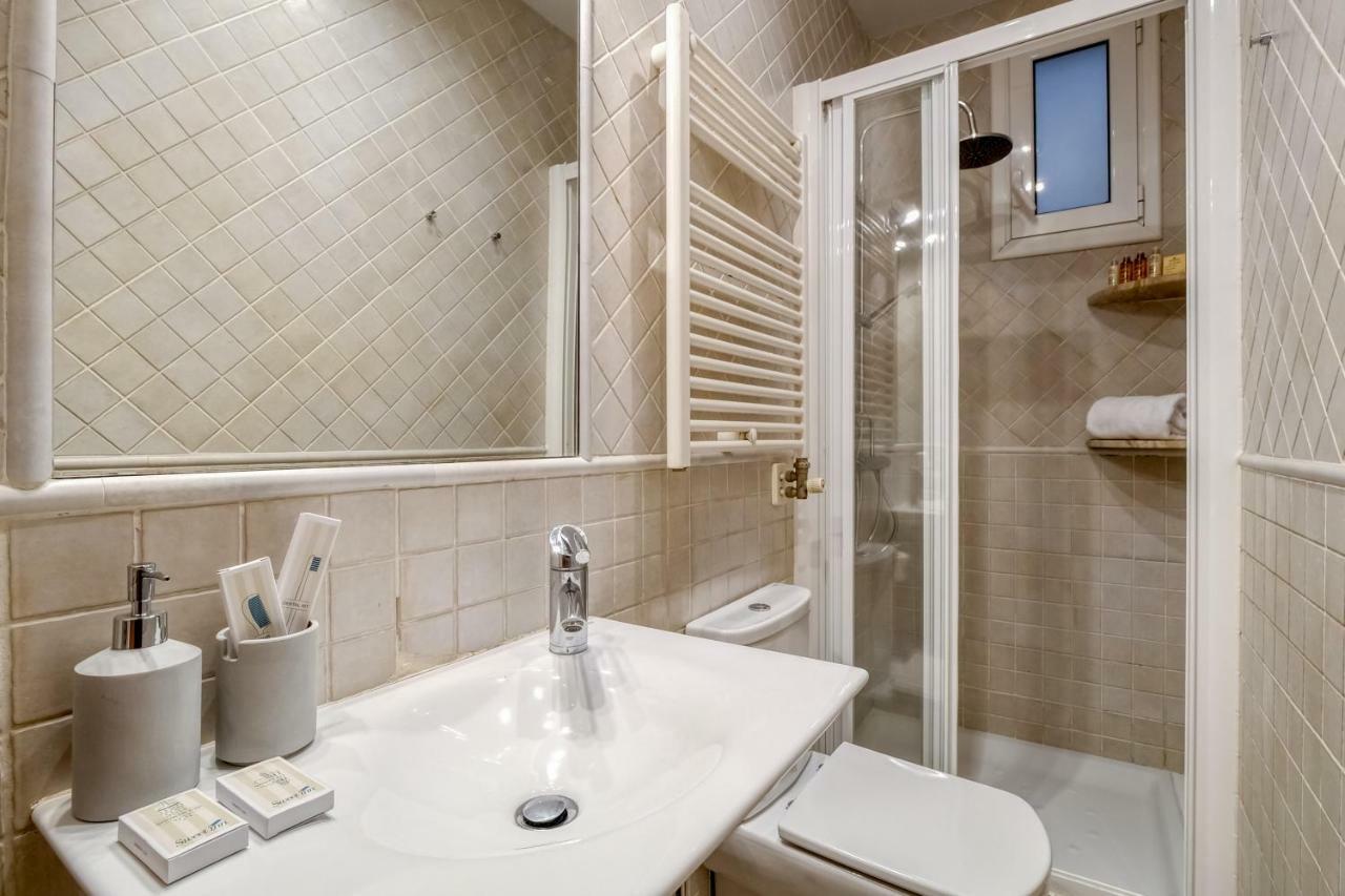 Sweet Inn - Lesseps Barcelona Ngoại thất bức ảnh
